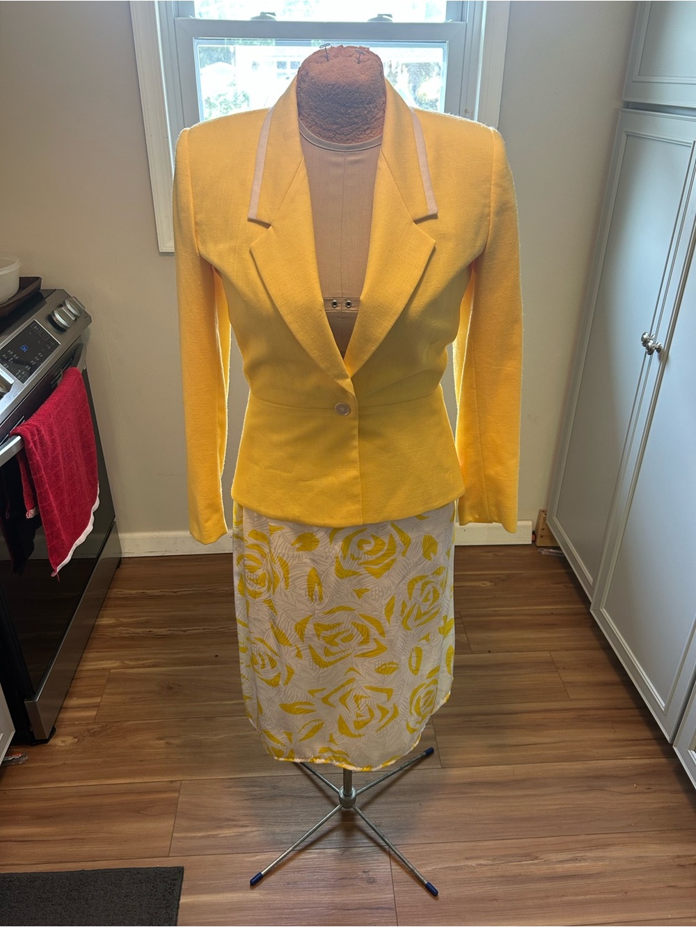 Sasson Vintage Yellow Women's Tailored Blazer Jacket Set Size 6